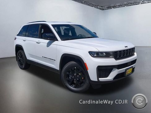New 2026 Jeep Grand Cherokee Altitude AWD/4WD image 1