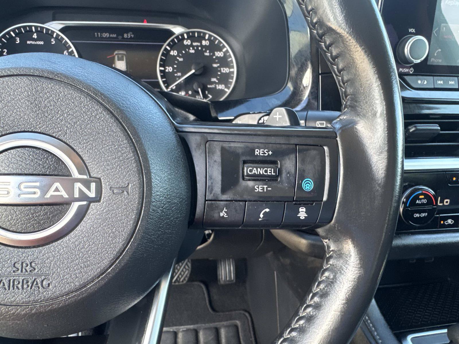 Used 2025 Nissan Pathfinder SV FWD image 23