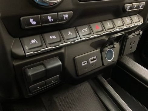 Used 2021 GMC Sierra 1500 Denali w/ Denali Ultimate Package AWD/4WD image 24