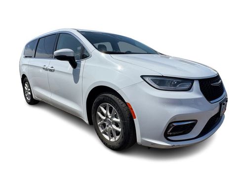 Used 2023 Chrysler Pacifica Touring-L FWD image 14