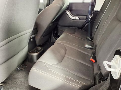 Used 2013 Jeep Wrangler Unlimited Sahara w/ Connectivity Group AWD/4WD image 11