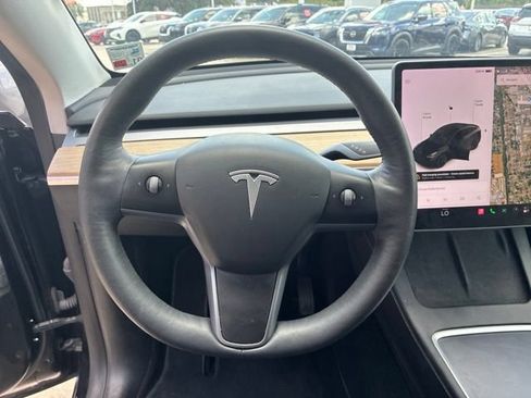 Used 2021 Tesla Model Y Long Range AWD/4WD image 21