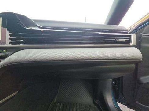 Used 2025 Toyota Camry SE FWD image 14