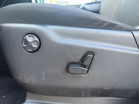 Used 2019 Jeep Grand Cherokee Laredo RWD image 20