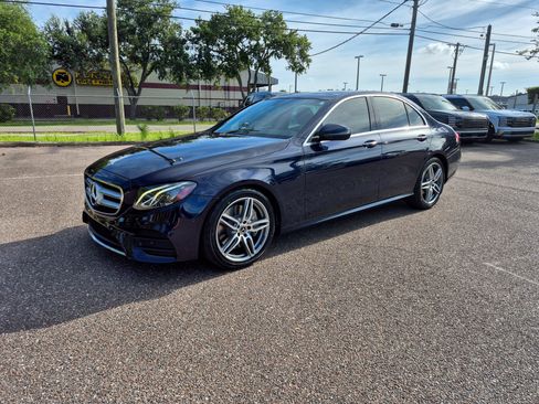 Used 2017 Mercedes-Benz E 300 image 1