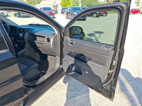 Used 2013 Jeep Compass Sport FWD image 26