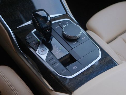 Used 2019 BMW 330i Sedan w/ Driving Assistance Package image 27