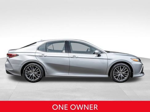 Used 2022 Toyota Camry XLE FWD image 5