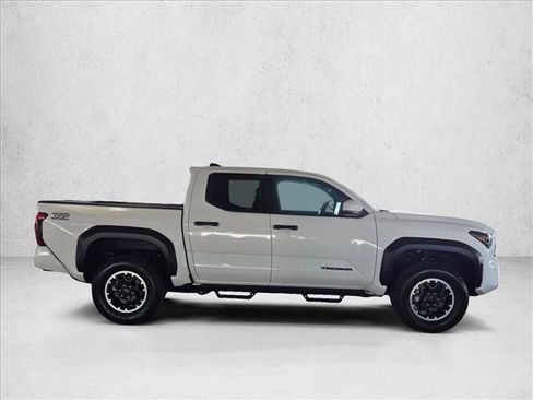 Used 2024 Toyota Tacoma TRD Off-Road AWD/4WD image 4
