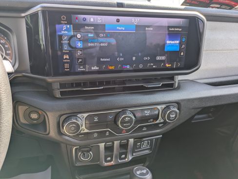 Used 2025 Jeep Wrangler Sport image 15