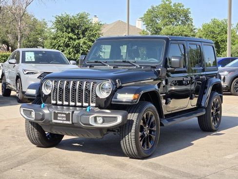 Used 2023 Jeep Wrangler Unlimited Sahara AWD/4WD image 4