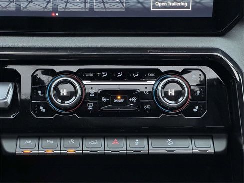 Used 2024 GMC Sierra 1500 AT4 w/ Technology Package image 6