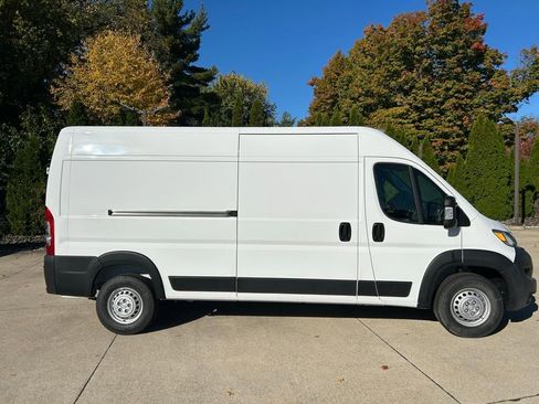 New 2025 RAM ProMaster 2500 w/ Convenience Group image 2