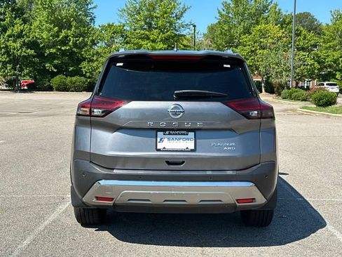 Used 2021 Nissan Rogue Platinum AWD/4WD image 4
