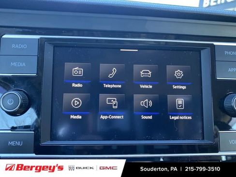 Used 2021 Volkswagen Jetta SE image 16