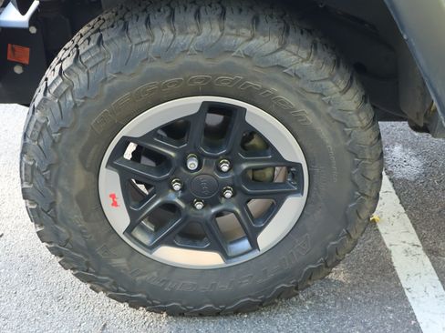 Used 2018 Jeep Wrangler Rubicon AWD/4WD image 15