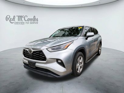 Used 2021 Toyota Highlander LE
