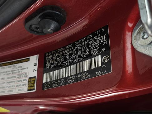 Used 2017 Toyota Prius Prime Plus w/ Carpet Mat Package image 27