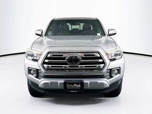 Used 2018 Toyota Tacoma Limited AWD/4WD image 2