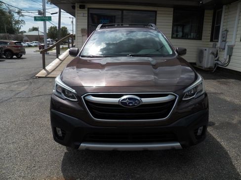 Used 2020 Subaru Outback Limited AWD/4WD image 5