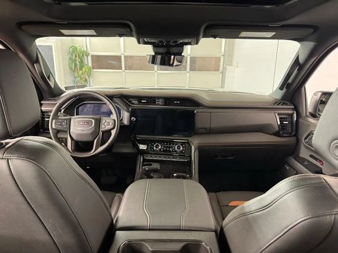 Used 2024 GMC Sierra 1500 AT4 w/ Technology Package AWD/4WD image 34