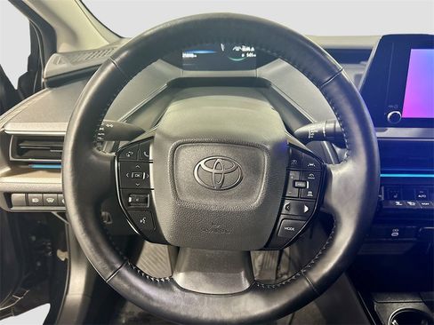 Used 2024 Toyota Prius XLE image 9