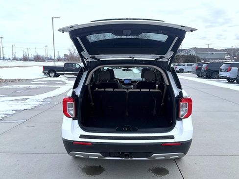 Used 2022 Ford Explorer XLT w/ Equipment Group 202A image 25