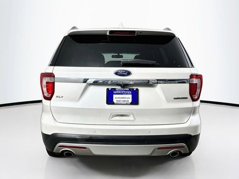 Used 2016 Ford Explorer XLT w/ Equipment Group 202A FWD image 15