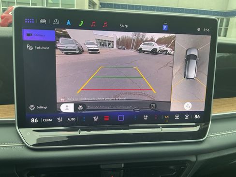 Certified 2025 Volkswagen Tiguan SEL R-Line image 22