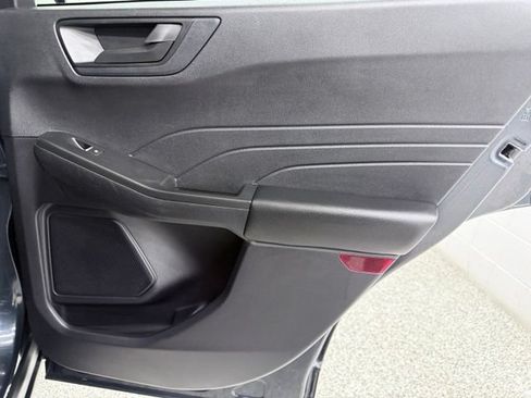Used 2022 Ford Escape SE w/ SE Sport Appearance Package FWD image 19