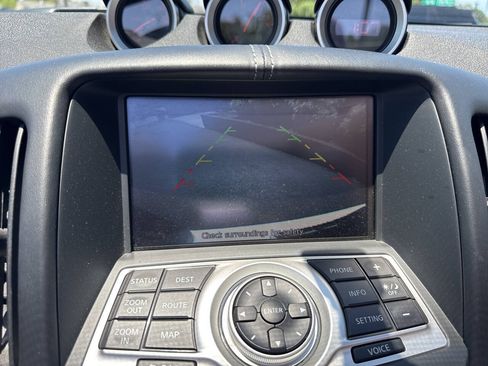 Used 2015 Nissan 370Z Touring RWD image 29
