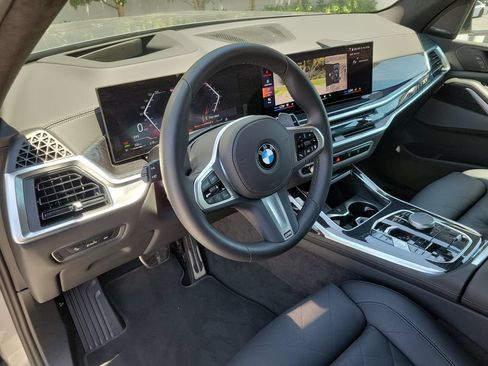 Used 2026 BMW X7 xDrive40i AWD/4WD image 23