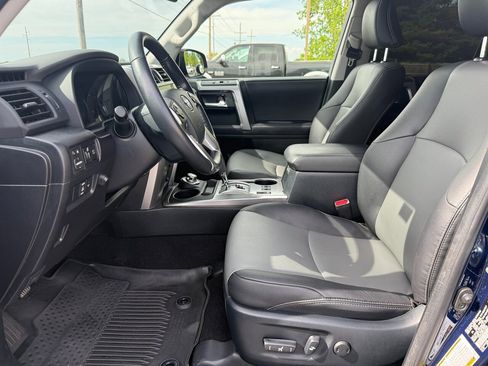 Used 2023 Toyota 4Runner SR5 Premium w/ Moonroof Package AWD/4WD image 9