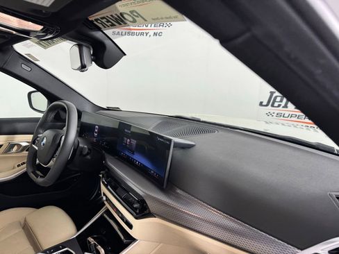 Used 2025 BMW 330i Sedan w/ Convenience Package RWD image 46