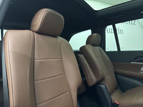 Used 2026 Mercedes-Benz GLS 450 4MATIC image 28