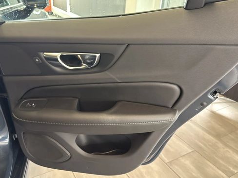 Used 2020 Volvo S60 T5 Momentum FWD image 35