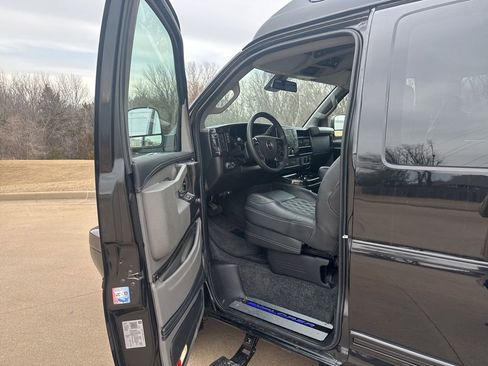 New 2025 GMC Savana 2500 Extended w/ Driver Convenience Package RWD image 16