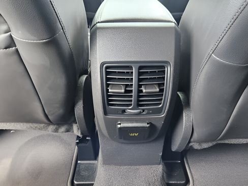 Used 2019 Ford Escape Titanium FWD image 10