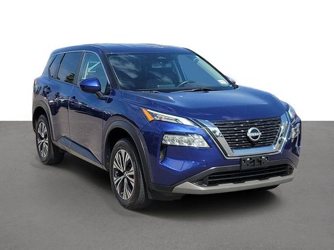 Used 2023 Nissan Rogue SV FWD image 2