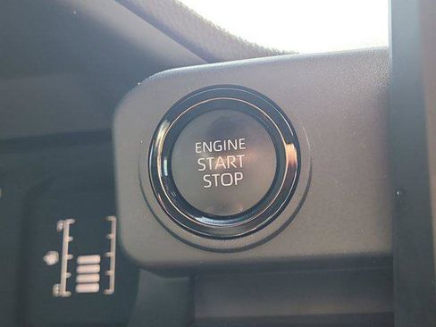Certified 2024 Toyota Tacoma SR5 AWD/4WD image 27