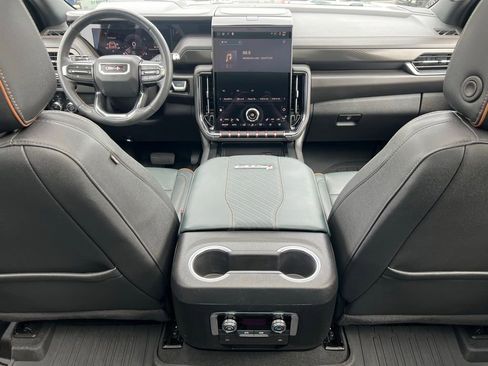 Used 2025 GMC Yukon AT4 AWD/4WD image 26