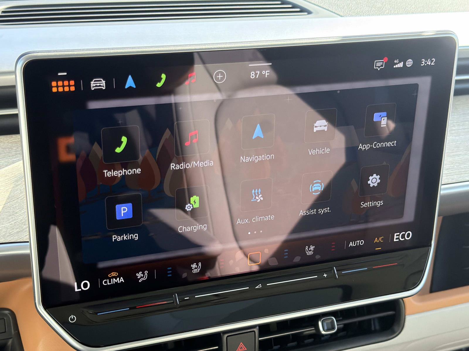 Certified 2025 Volkswagen ID. Buzz Pro S Plus RWD image 29
