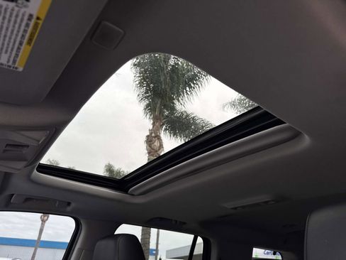 Used 2020 Cadillac Escalade Luxury image 23