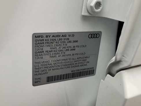 Used 2024 Audi Q3 2.0T Premium image 29