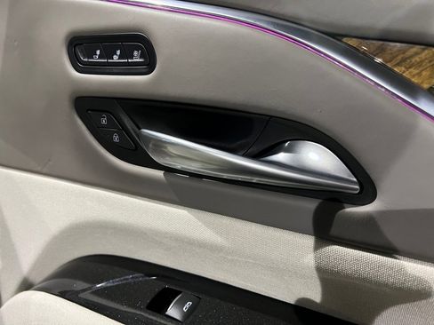 Used 2022 Cadillac Escalade Sport Platinum image 14