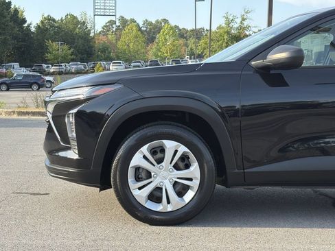 Used 2024 Chevrolet Trax LS FWD image 9