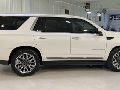Used 2024 GMC Yukon Denali Ultimate image 2