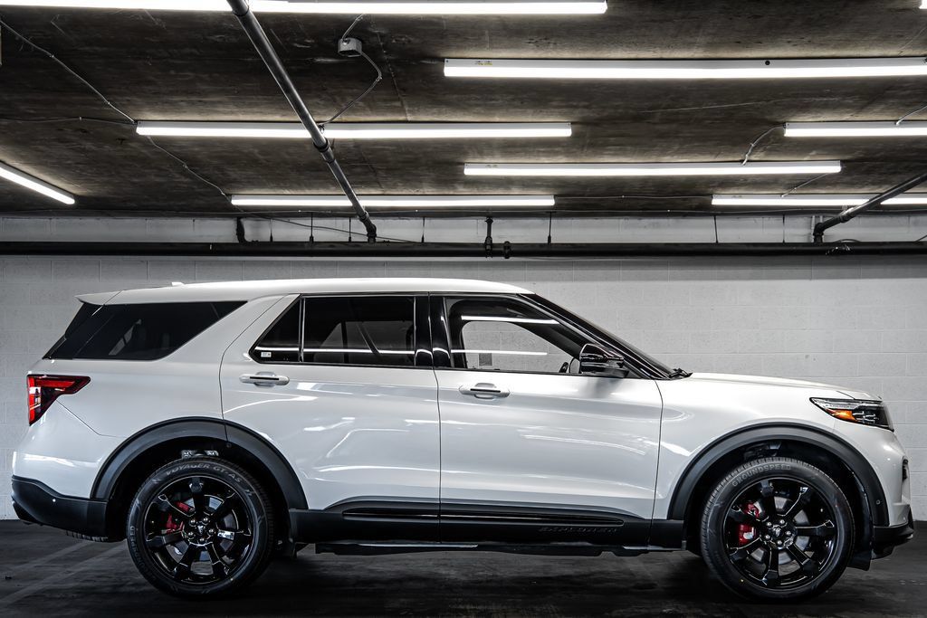 Used 2022 Ford Explorer ST w/ Equipment Group 401A AWD/4WD image 6