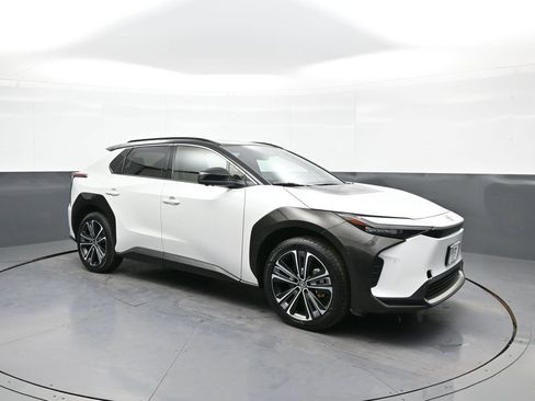 Certified 2023 Toyota bZ4X Limited image 4