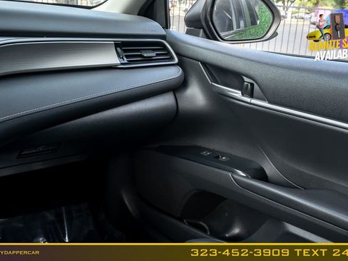 Used 2020 Toyota Camry SE FWD image 21